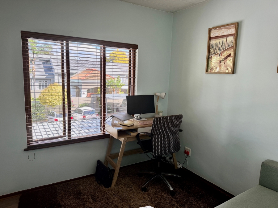 To Let 2 Bedroom Property for Rent in Melrose North Gauteng