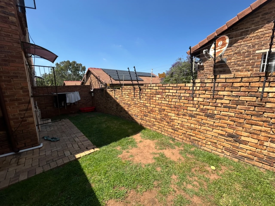To Let 2 Bedroom Property for Rent in Wilgeheuwel Gauteng
