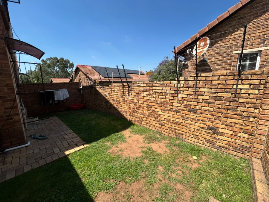 To Let 2 Bedroom Property for Rent in Wilgeheuwel Gauteng