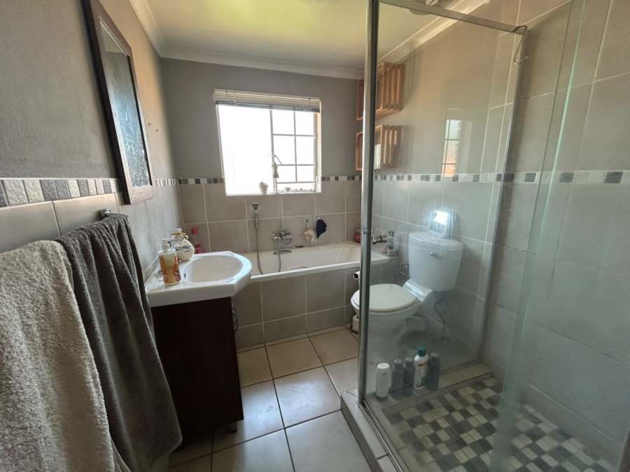 To Let 2 Bedroom Property for Rent in Wilgeheuwel Gauteng