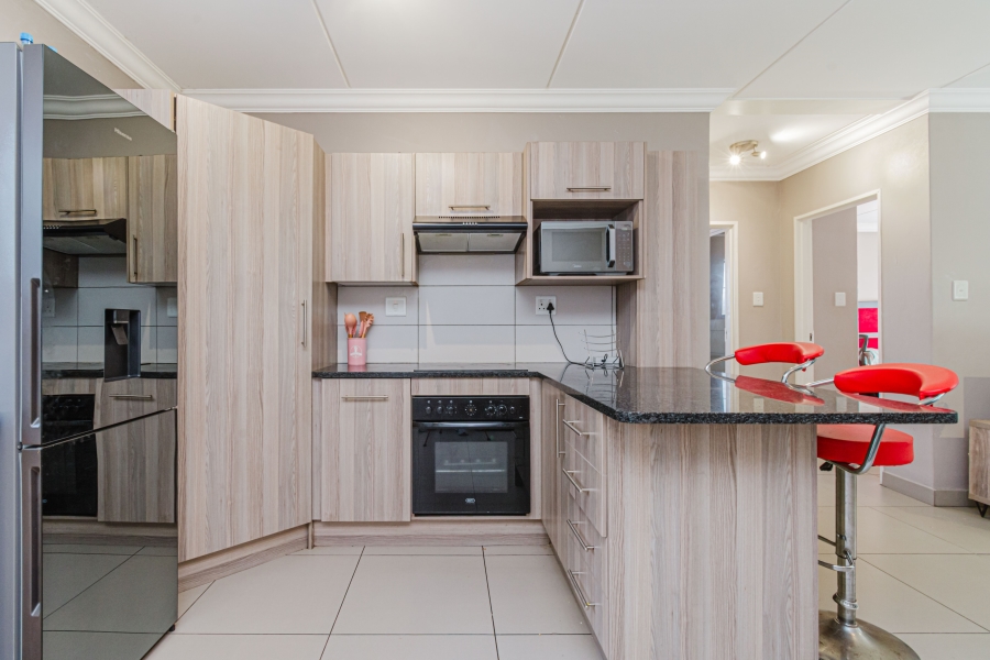 2 Bedroom Property for Sale in Broadacres Gauteng