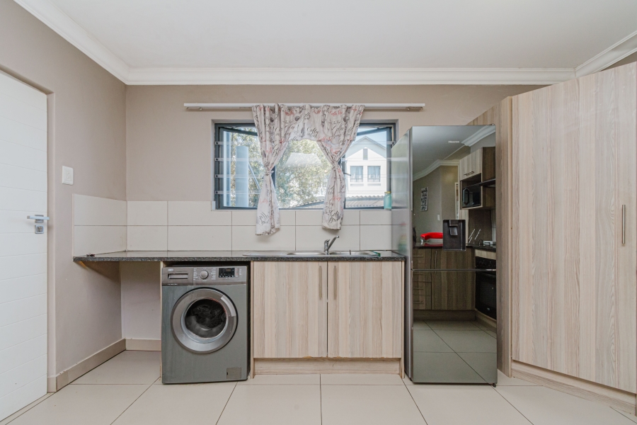 2 Bedroom Property for Sale in Broadacres Gauteng