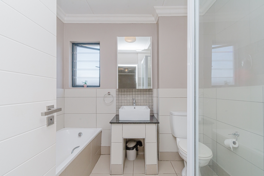 2 Bedroom Property for Sale in Broadacres Gauteng