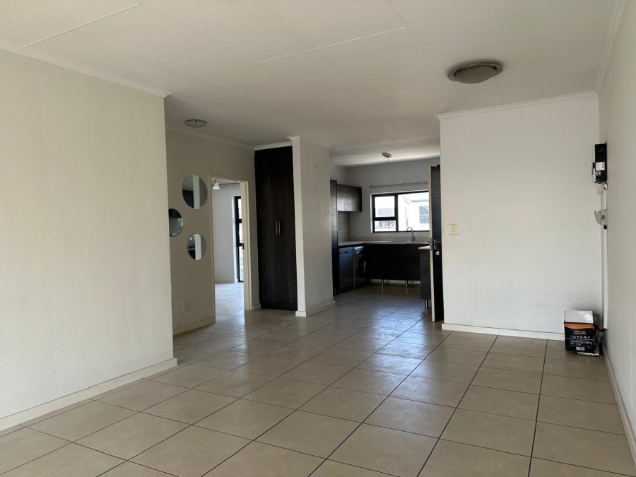 To Let 2 Bedroom Property for Rent in Greenstone Crest Gauteng
