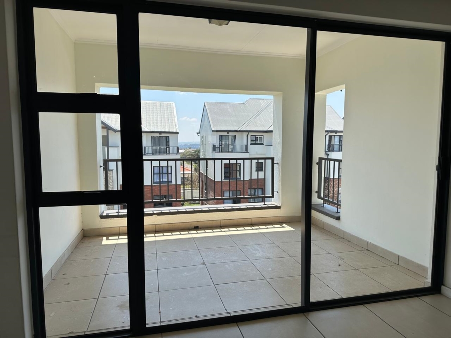 To Let 2 Bedroom Property for Rent in Greenstone Crest Gauteng