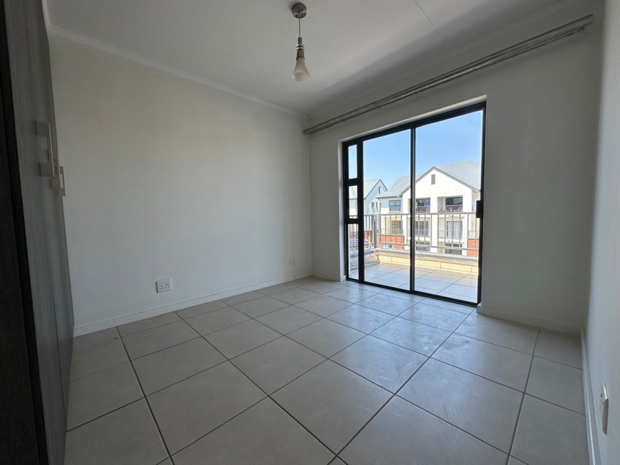 To Let 2 Bedroom Property for Rent in Greenstone Crest Gauteng