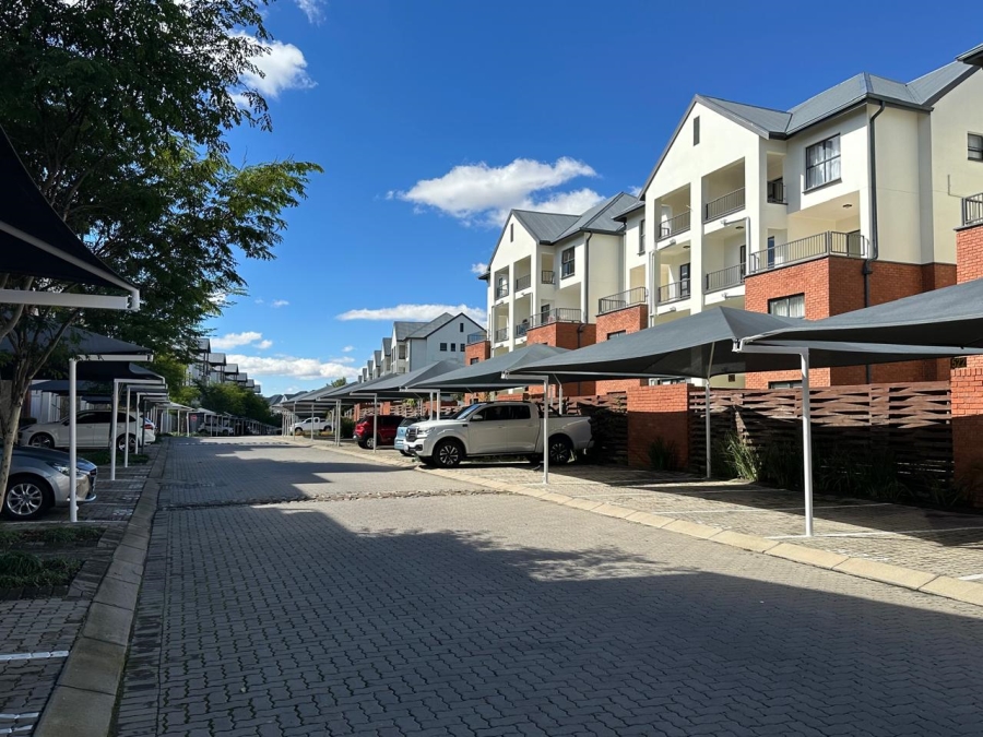 To Let 2 Bedroom Property for Rent in Greenstone Crest Gauteng