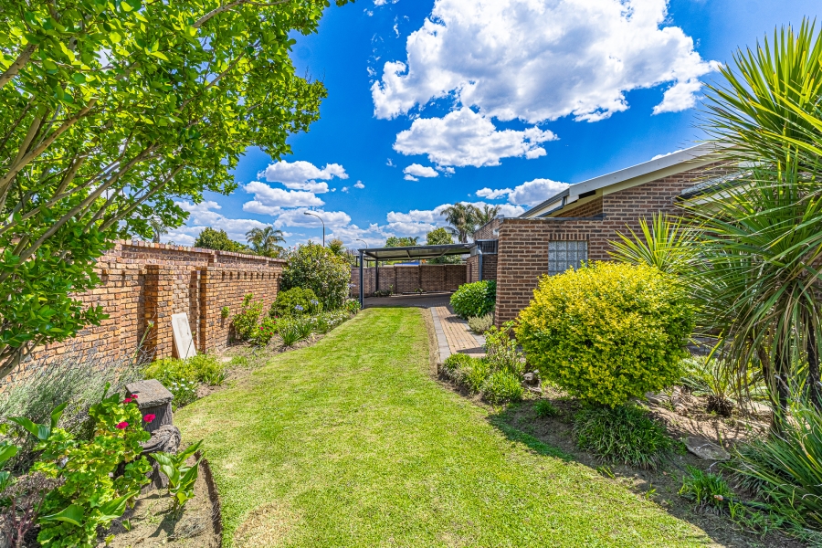 3 Bedroom Property for Sale in Van Riebeeck Park Gauteng