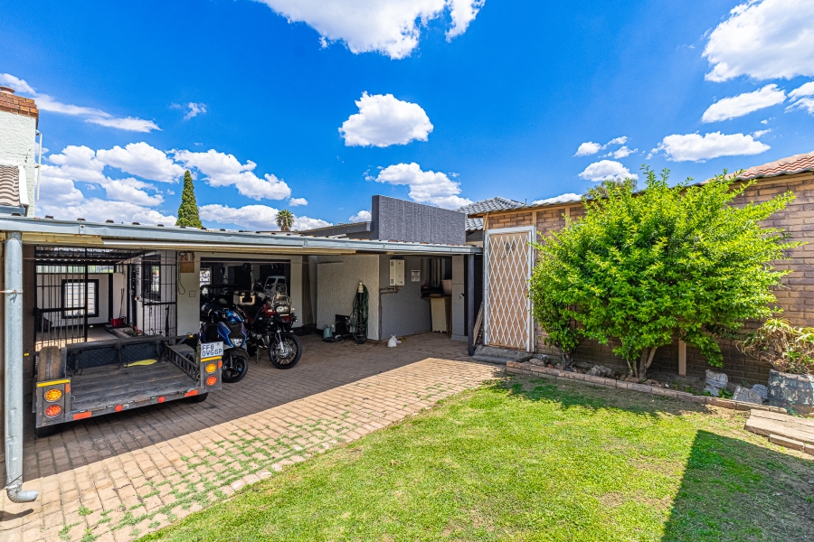 3 Bedroom Property for Sale in Van Riebeeck Park Gauteng