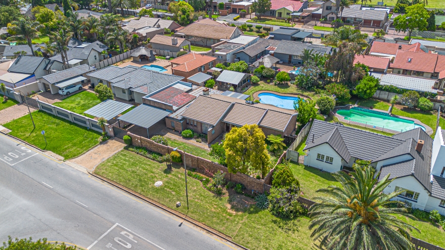 3 Bedroom Property for Sale in Van Riebeeck Park Gauteng