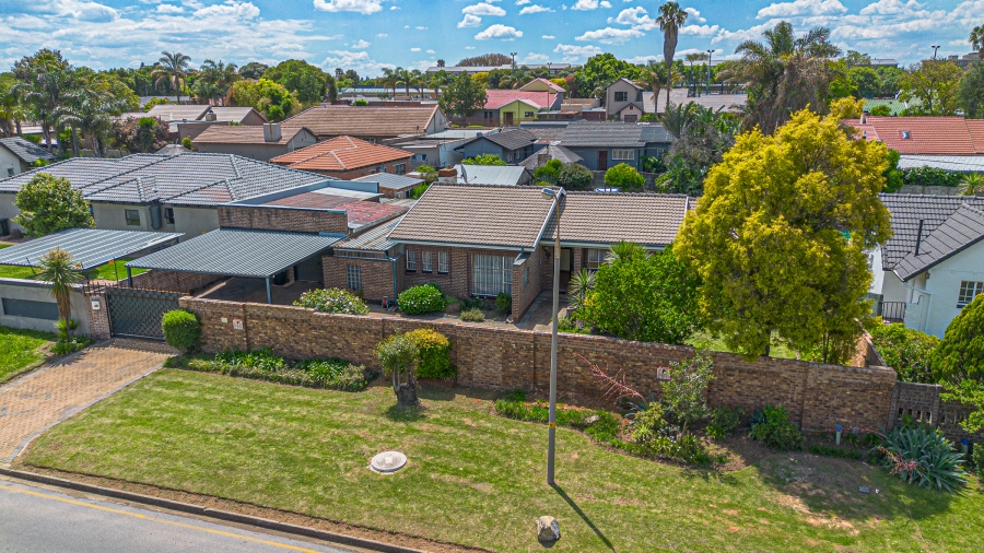 3 Bedroom Property for Sale in Van Riebeeck Park Gauteng