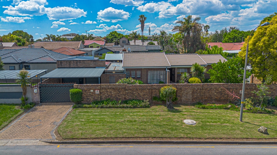 3 Bedroom Property for Sale in Van Riebeeck Park Gauteng