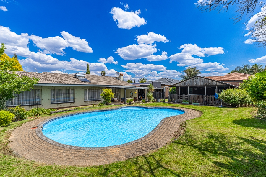3 Bedroom Property for Sale in Van Riebeeck Park Gauteng