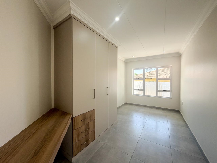 To Let 3 Bedroom Property for Rent in Silver Lakes Golf Estate Gauteng