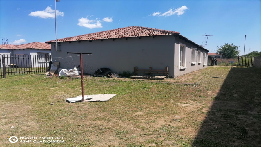 8 Bedroom Property for Sale in Bedworth Park Gauteng