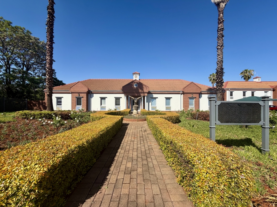 Commercial Property for Sale in Die Hoewes Gauteng