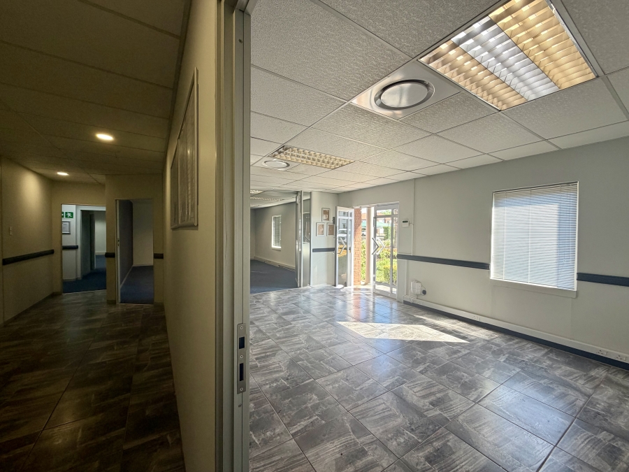 Commercial Property for Sale in Die Hoewes Gauteng