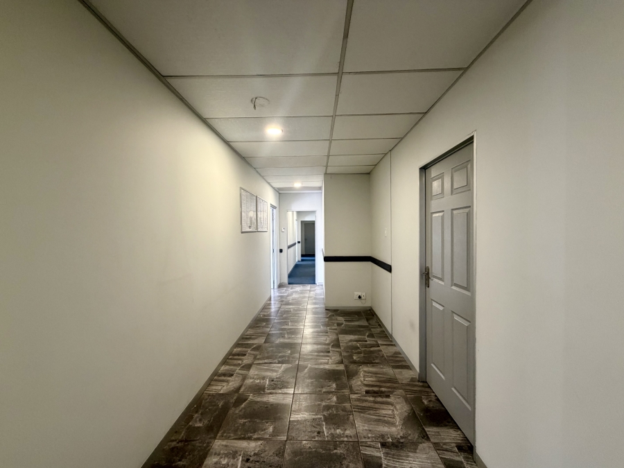 Commercial Property for Sale in Die Hoewes Gauteng