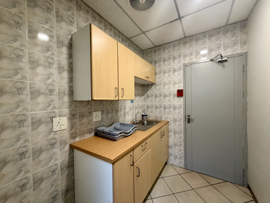 Commercial Property for Sale in Die Hoewes Gauteng