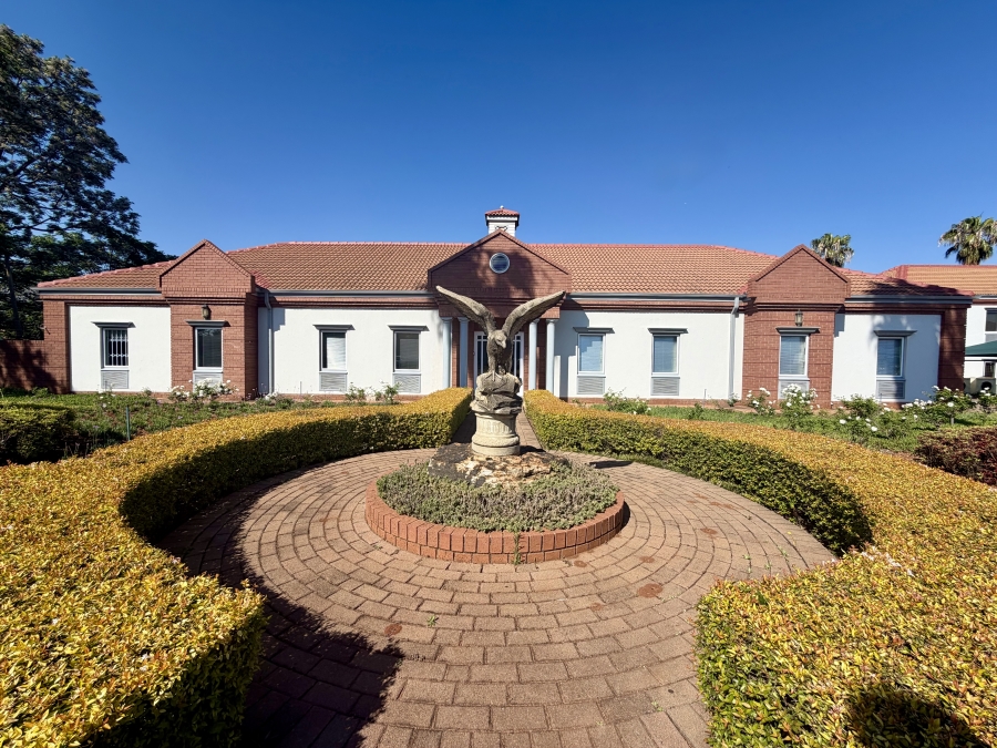 Commercial Property for Sale in Die Hoewes Gauteng