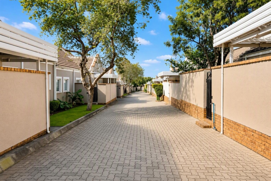 2 Bedroom Property for Sale in Willow Park Manor Gauteng