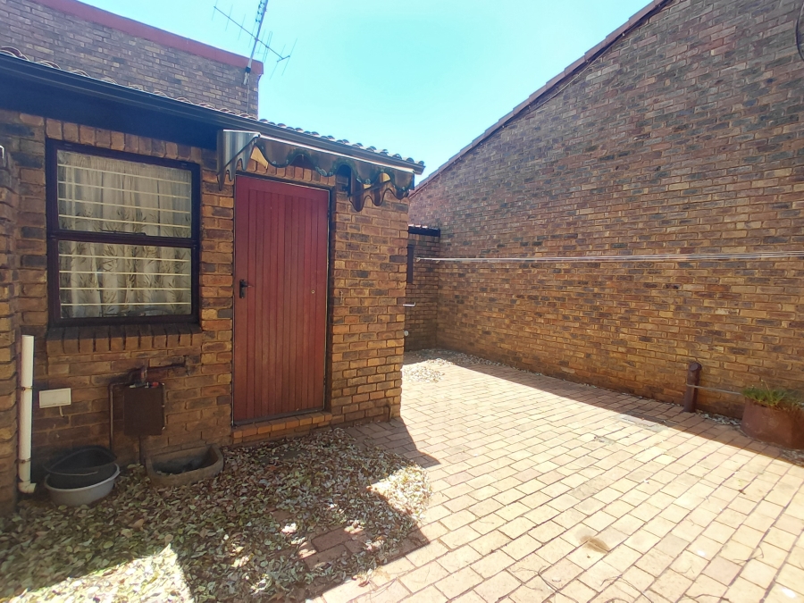 3 Bedroom Property for Sale in Weavind Park Gauteng
