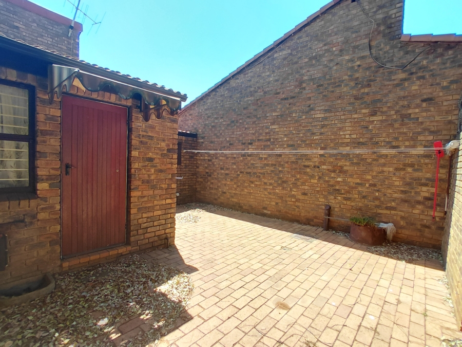 3 Bedroom Property for Sale in Weavind Park Gauteng