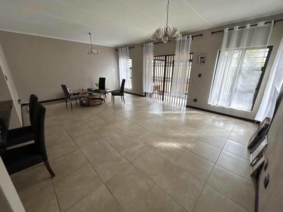 3 Bedroom Property for Sale in Ruimsig Gauteng