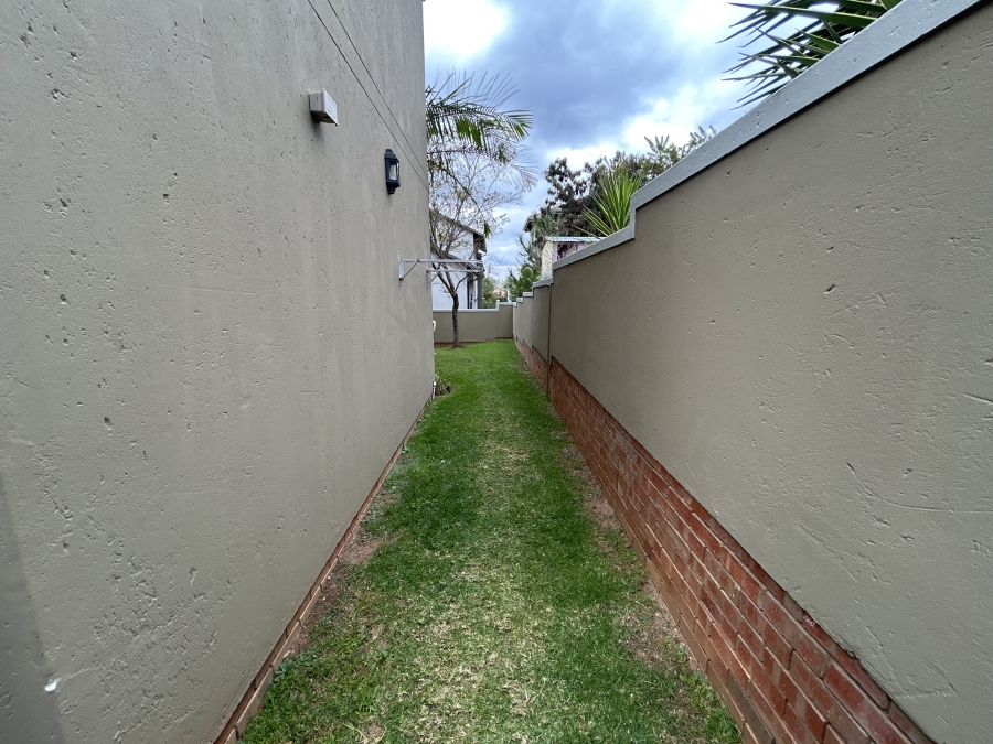 3 Bedroom Property for Sale in Ruimsig Gauteng