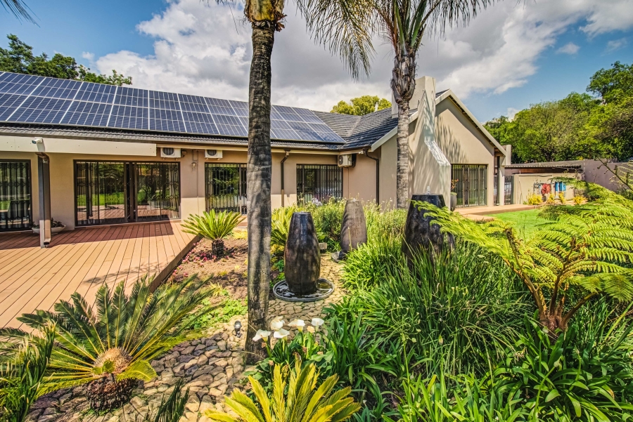 4 Bedroom Property for Sale in Lakefield Gauteng
