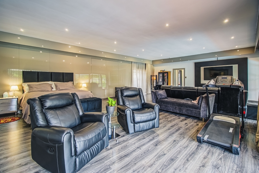 4 Bedroom Property for Sale in Lakefield Gauteng