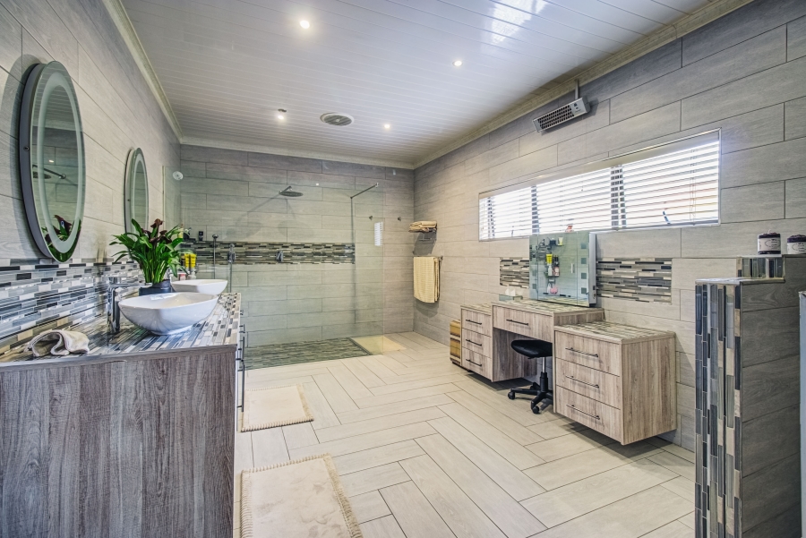 4 Bedroom Property for Sale in Lakefield Gauteng