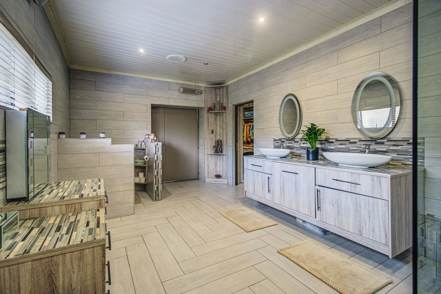 4 Bedroom Property for Sale in Lakefield Gauteng