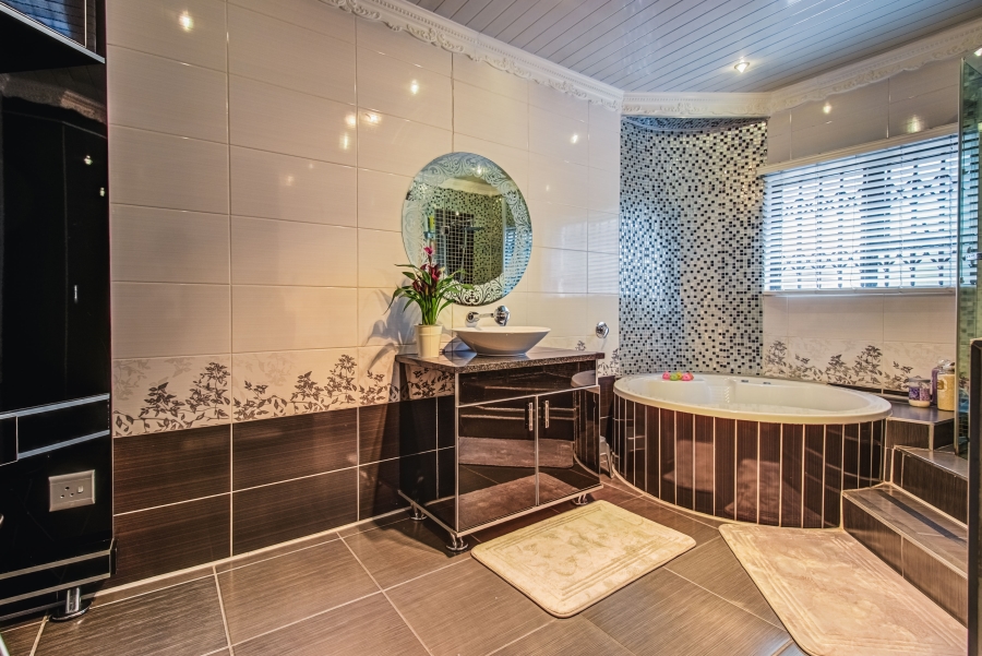 4 Bedroom Property for Sale in Lakefield Gauteng