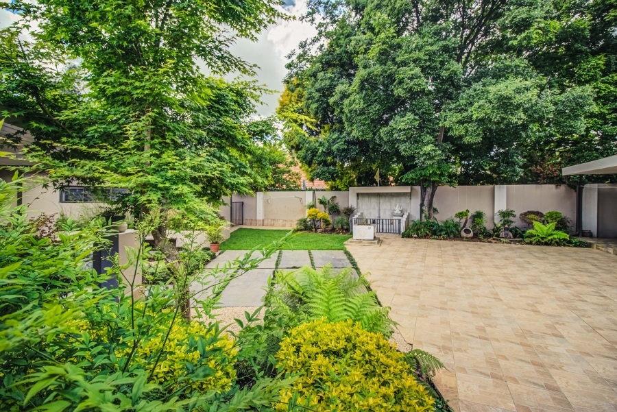 4 Bedroom Property for Sale in Lakefield Gauteng