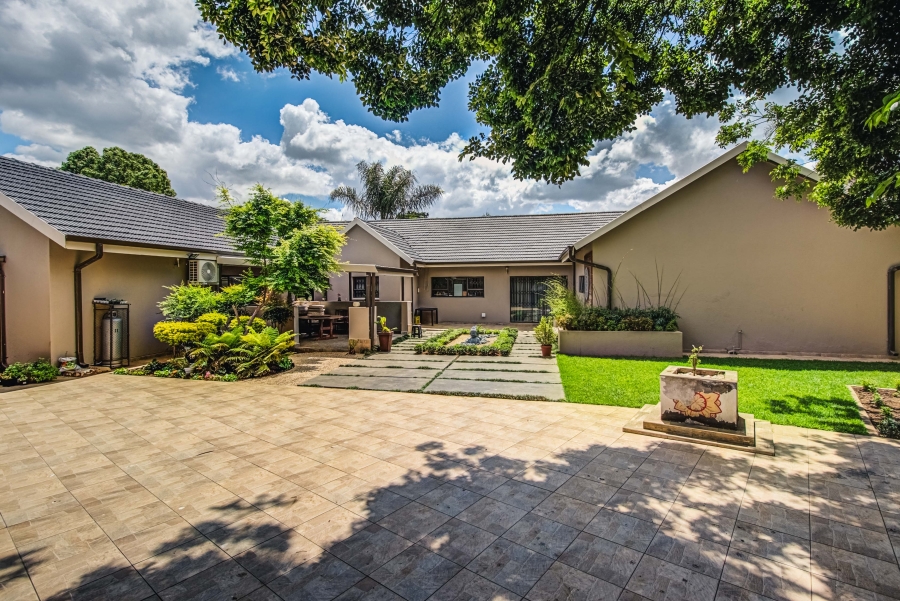4 Bedroom Property for Sale in Lakefield Gauteng