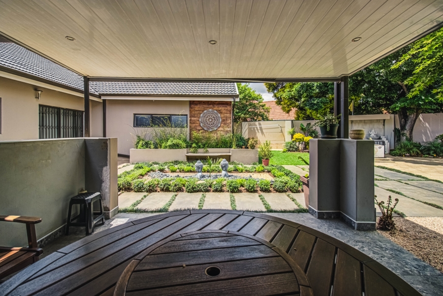 4 Bedroom Property for Sale in Lakefield Gauteng