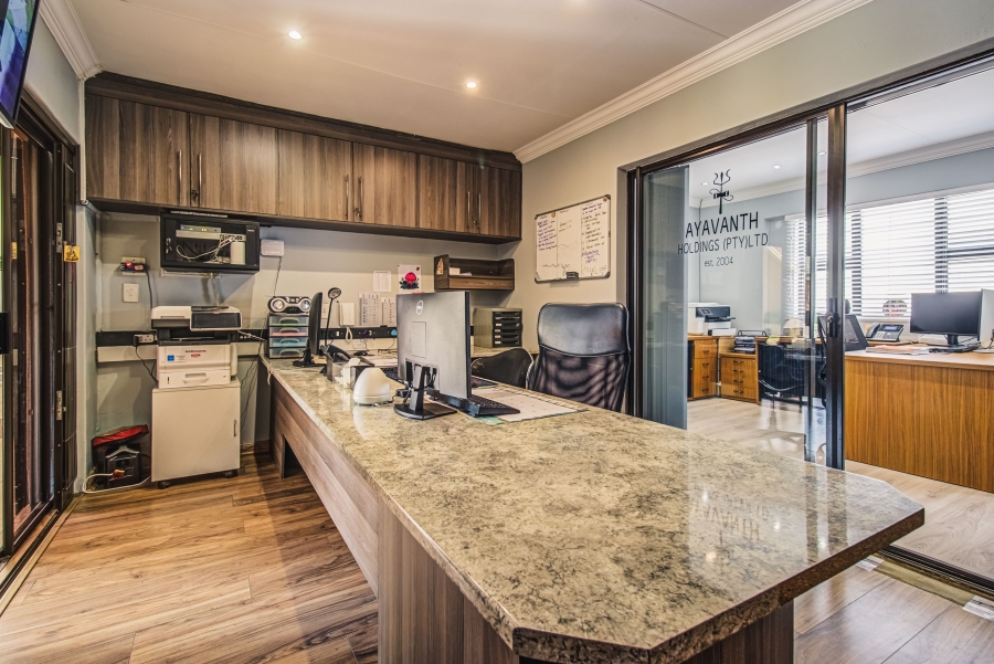 4 Bedroom Property for Sale in Lakefield Gauteng