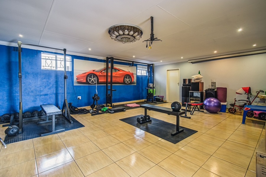 4 Bedroom Property for Sale in Lakefield Gauteng