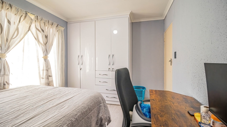 2 Bedroom Property for Sale in Ormonde Gauteng