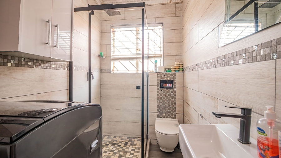 2 Bedroom Property for Sale in Ormonde Gauteng