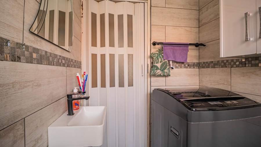 2 Bedroom Property for Sale in Ormonde Gauteng