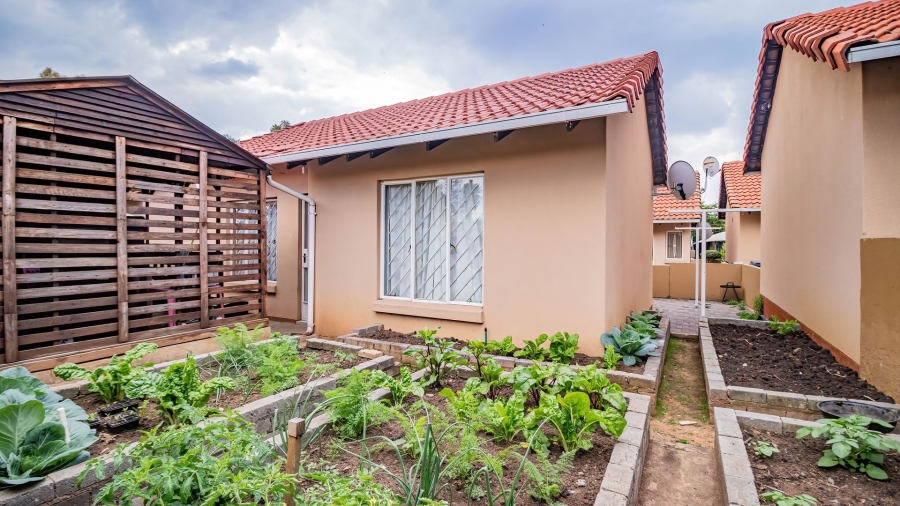 2 Bedroom Property for Sale in Ormonde Gauteng