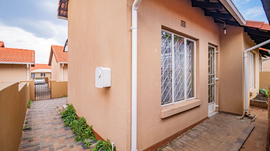 2 Bedroom Property for Sale in Ormonde Gauteng