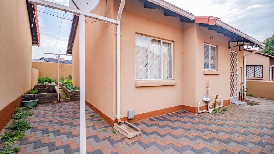 2 Bedroom Property for Sale in Ormonde Gauteng