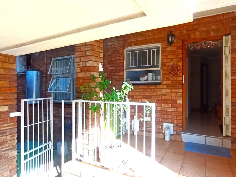 3 Bedroom Property for Sale in Bassonia Gauteng