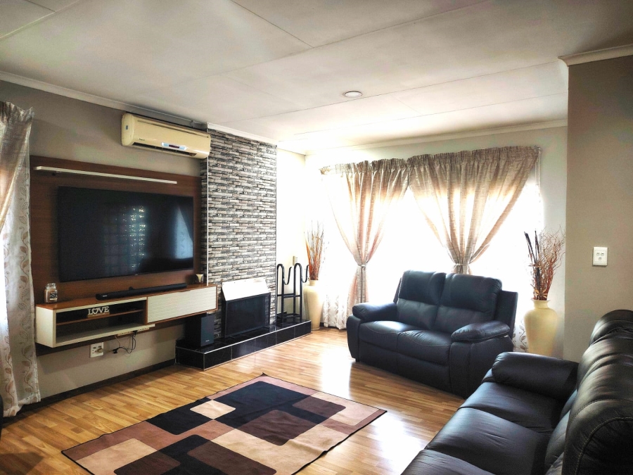 4 Bedroom Property for Sale in Casseldale Gauteng