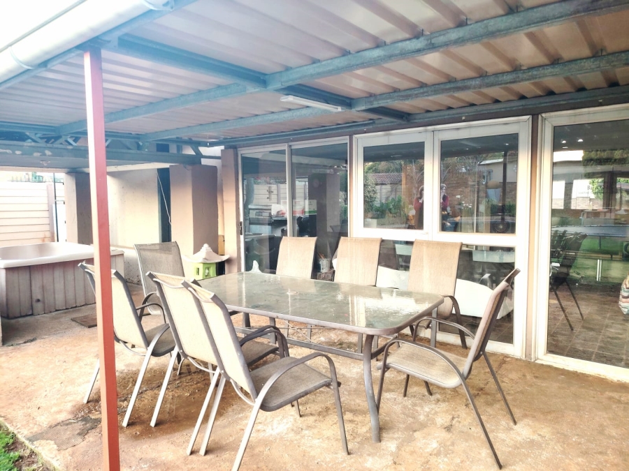 4 Bedroom Property for Sale in Casseldale Gauteng