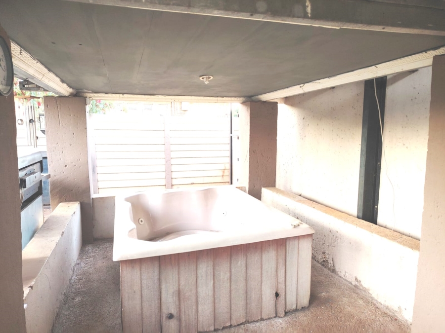 4 Bedroom Property for Sale in Casseldale Gauteng