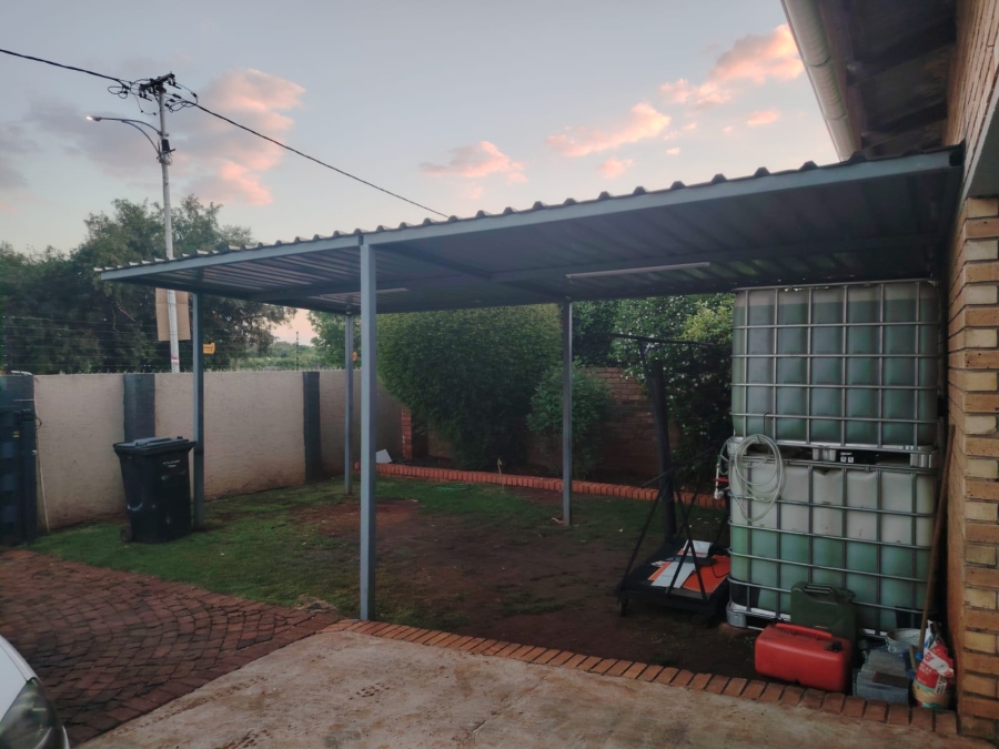 4 Bedroom Property for Sale in Casseldale Gauteng